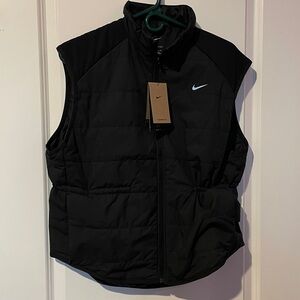 NWT 🖤 Nike Black Quilted Vest! Women’s Large